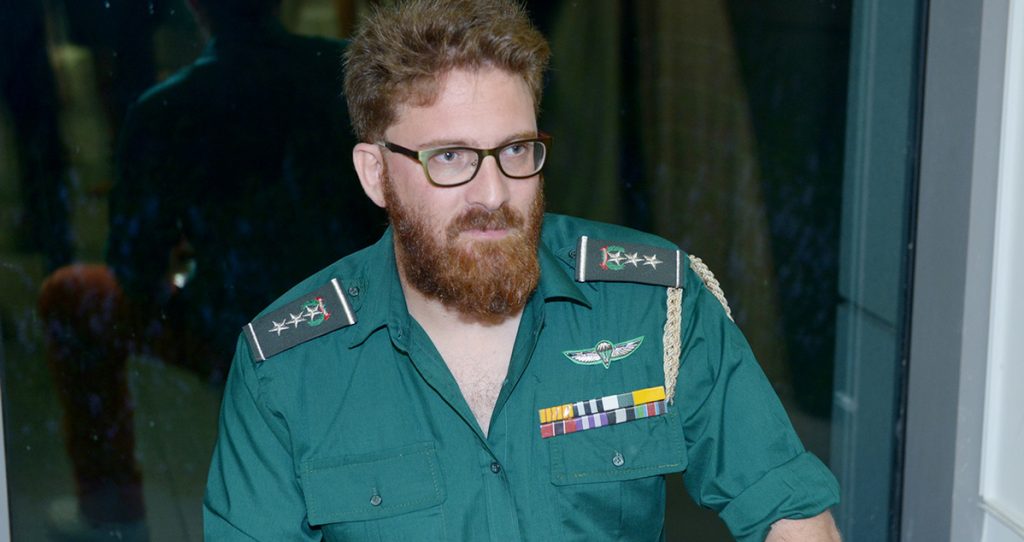הכל כשורה אדוני הגנרל: דן אלון – בוגר המחלקה לתקשורת חזותית – יכנס למאסר בן שבוע בתערוכת יחיד פרפורמטיבית