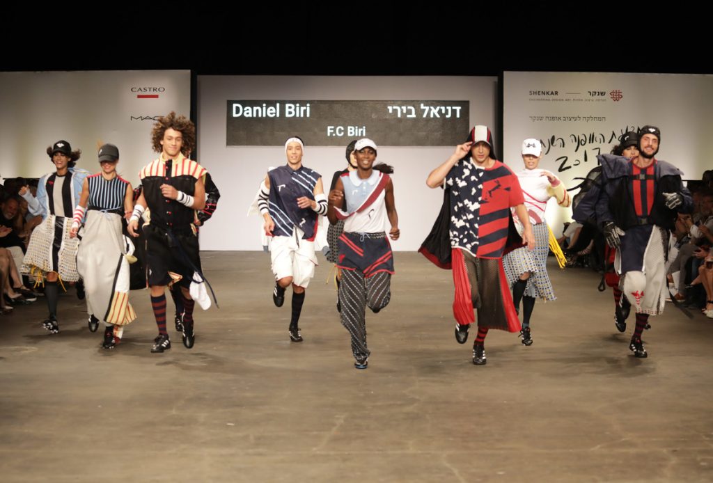 תצוגת אופנה 2017: דור המעצבים של מחר עלה על המסלול בתצוגה מרשימה