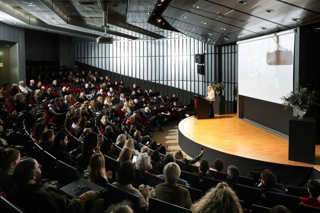 "The progress of AI is astonishing. It raises many questions and many doubts." Shenkars Young Friends Club hosted an evening dedicated to AI.