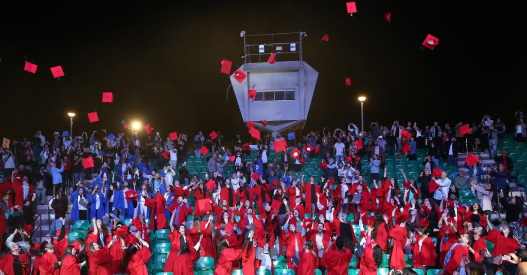 טקס חלוקת תארים: מעל ל-630 תארי סיום הוענקו לבוגרי מחזור תשפ"ב