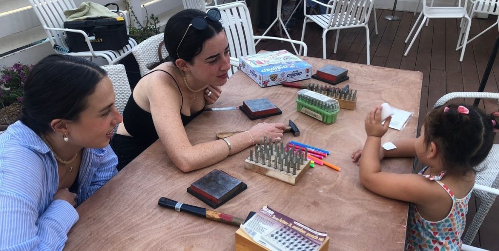 סדנת תכשיטים למפונים