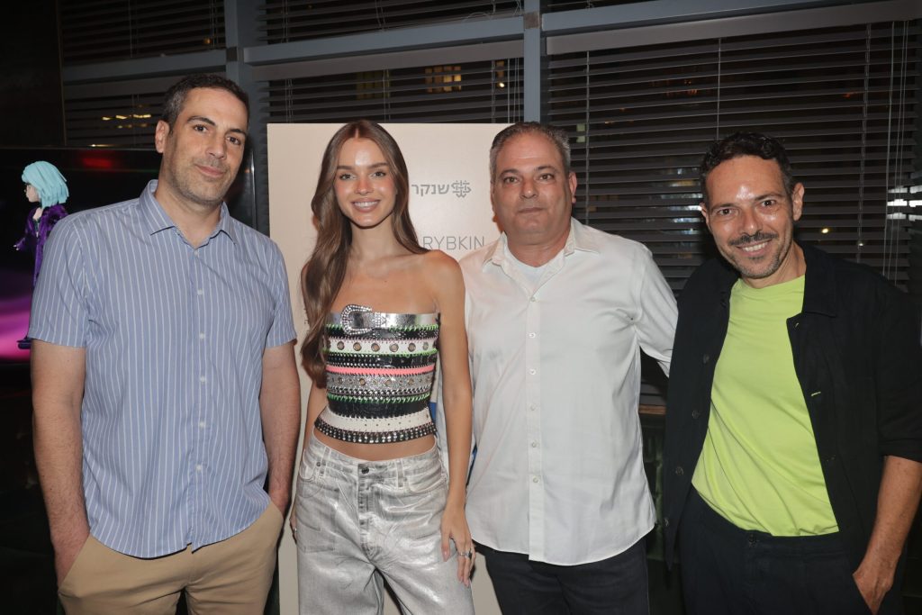 בכירי שנקר ובכירי סקארה חוגגים אופנה וירטואלית עם בכירי המדינה