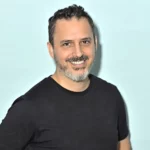 תמונת פורטרט של בועז זמר, מרצה במחלקה לעיצוב תעשייתי
