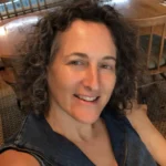 תמונת פורטרט של טל מרקוביץ - מרצה במחלקה לעיצוב טקסטיל